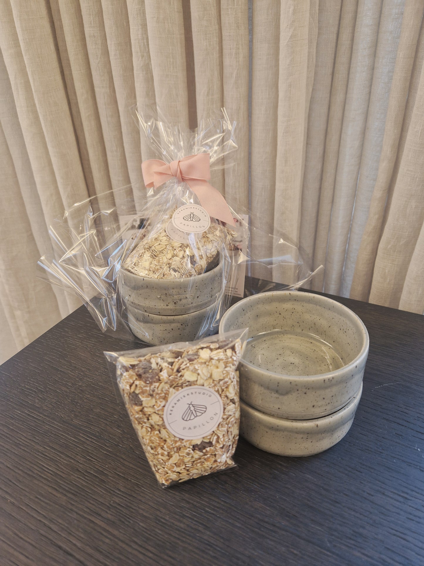 Set met granola grijs